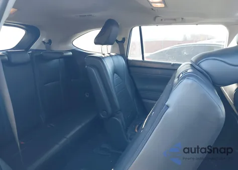 2023 Toyota Highlander Xle из США, поврежденный, VIN 5TDKDRBH8PS509023